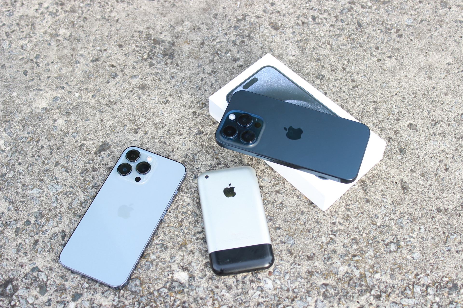 How to share your position in real time on iPhone ? 📍 - TechGriot
